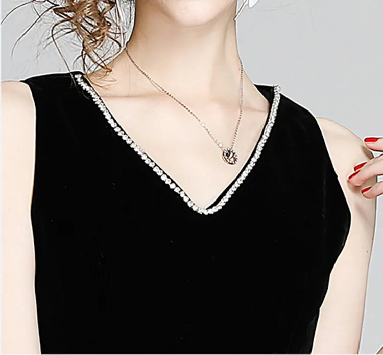 BLLOCUE Runway 2020 Summer Women Sexy V-Neck Beading Dress Cute Flower Embroidery Vest A-Line Mini Dress 
BLLOCUE Runway 2020 Summer Women Sexy V-Neck Beading Dress Cute Flower Embroidery Vest A-Line Mini Dress