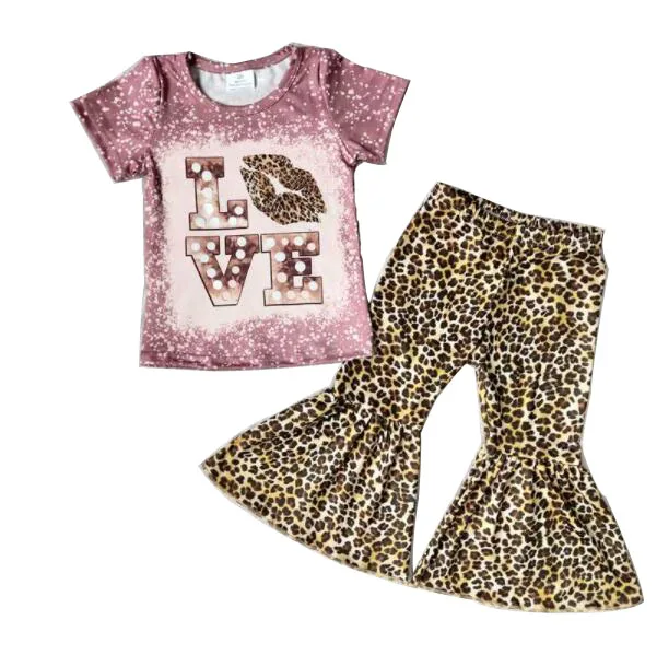 Kids clothing sets Valentine's day LOVE short-sleeved leopard-print flared pants girls boutiuq clothings
Kids clothing sets Valentine's day LOVE short-sleeved leopard-print flared pants girls boutiuq clothings