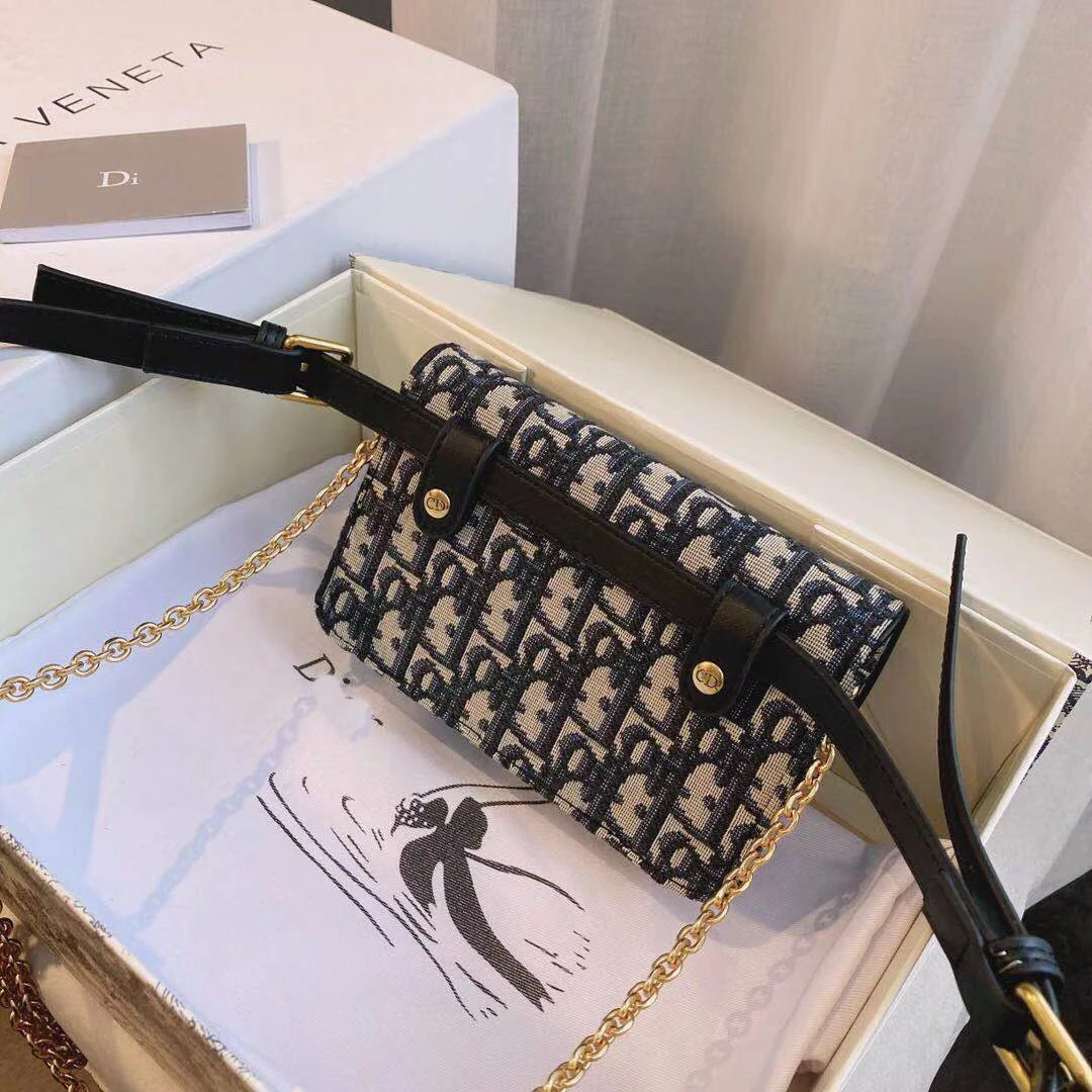High Quality Trend Ladies Bag Hot Fashion Chest Bag Luxury Brand Shoulder Embroidery Designer Waistbag Latest Cross Body Bag
High Quality Trend Ladies Bag Hot Fashion Chest Bag Luxury Brand Shoulder Embroidery Designer Waistbag Latest Cross Body Bag