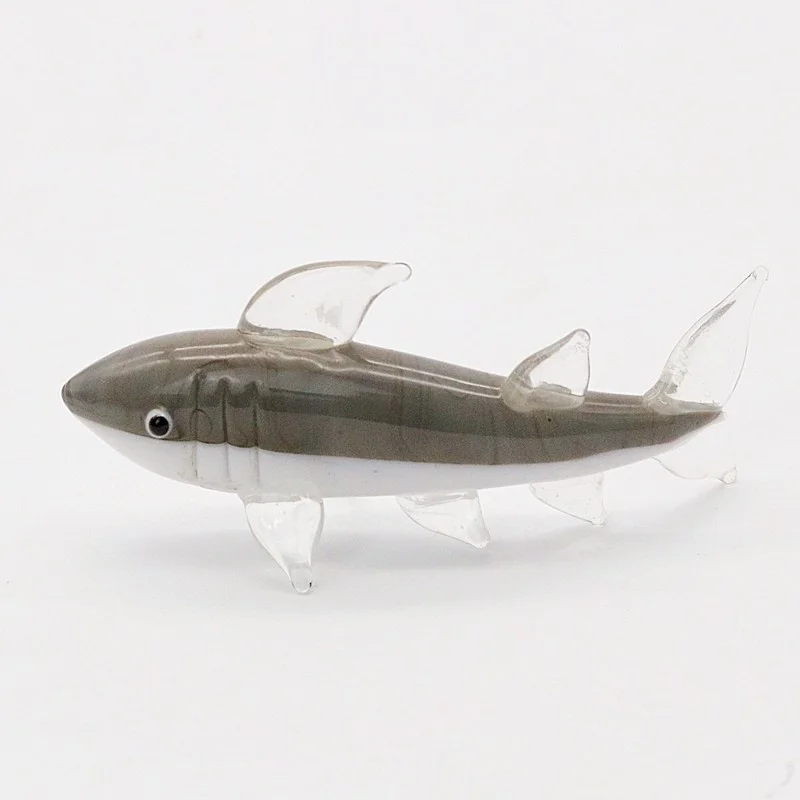 Miniature Handmade Glass Shark Figurine Cute Vivid Sea Animals Craft Ornaments Gifts Home Desktop Aquarium Decoration Collection 
Miniature Handmade Glass Shark Figurine Cute Vivid Sea Animals Craft Ornaments Gifts Home Desktop Aquarium Decoration Collection