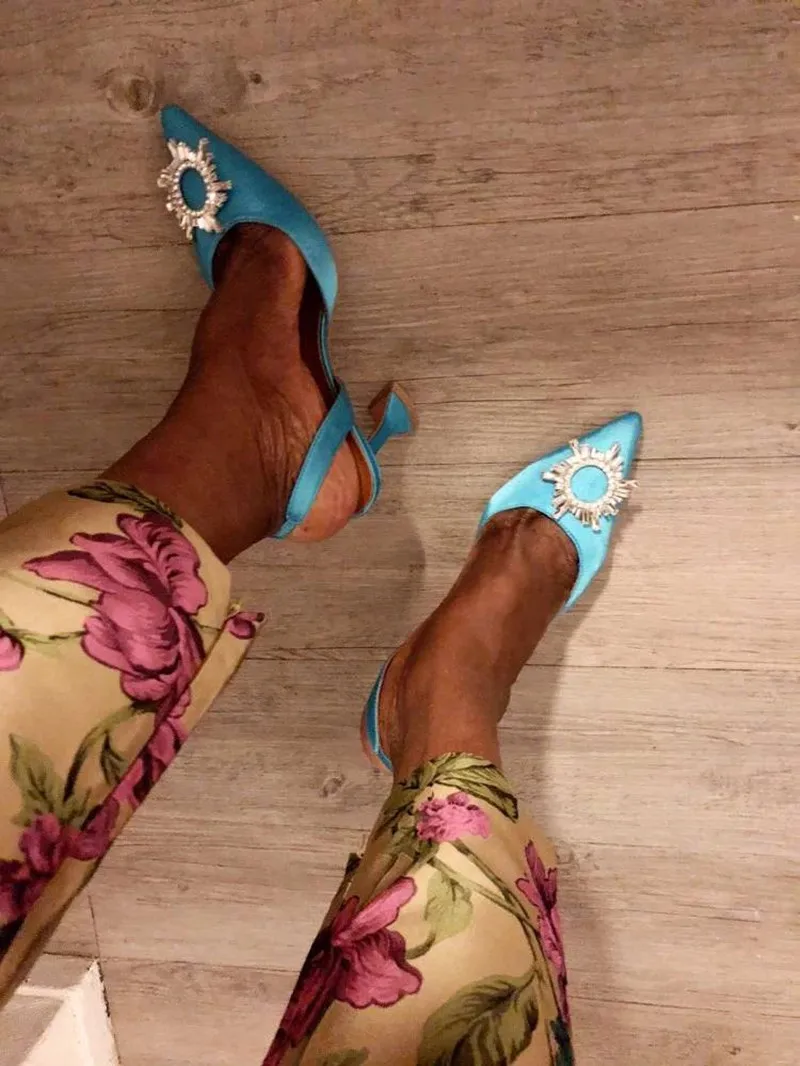 2020 Star style Women Sandals Elegant Pointed toe Slingback Summer Office Lady Shoes Fashion High heels Gladiator sandals Woman
2020 Star style Women Sandals Elegant Pointed toe Slingback Summer Office Lady Shoes Fashion High heels Gladiator sandals Woman