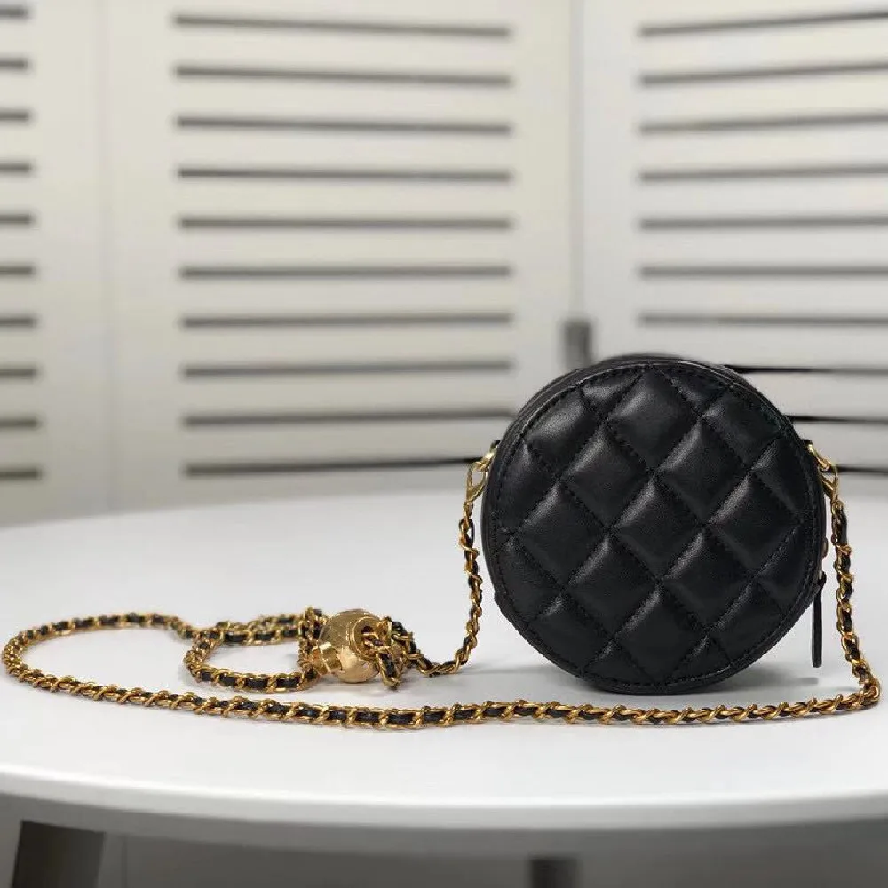 New Style, Ladies Handbag, Classic One Shoulder Bag, Can be Carried Cross-Body Dual Purpose, Cowhide Production
New Style, Ladies Handbag, Classic One Shoulder Bag, Can be Carried Cross-Body Dual Purpose, Cowhide Production