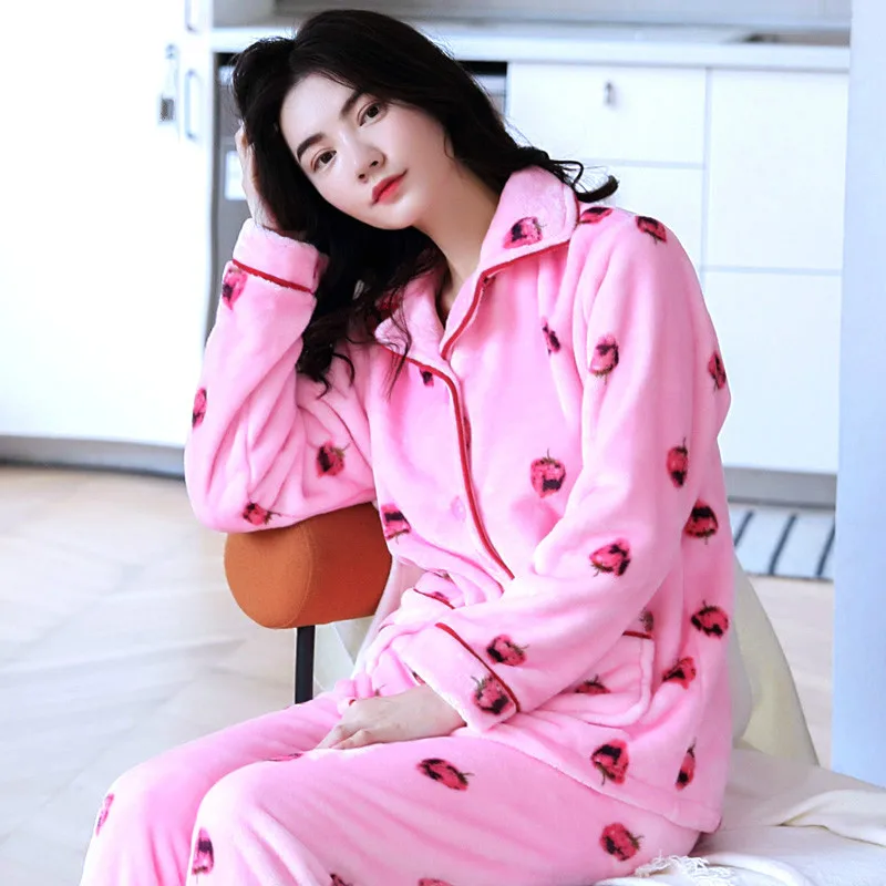 H5832 Sweet Strawberry Women Pajamas Autumn Winter Plus Thick Velvet Home Wear Suit Female Long Sleeve Coral Velvet Sleepwear
H5832 Sweet Strawberry Women Pajamas Autumn Winter Plus Thick Velvet Home Wear Suit Female Long Sleeve Coral Velvet Sleepwear