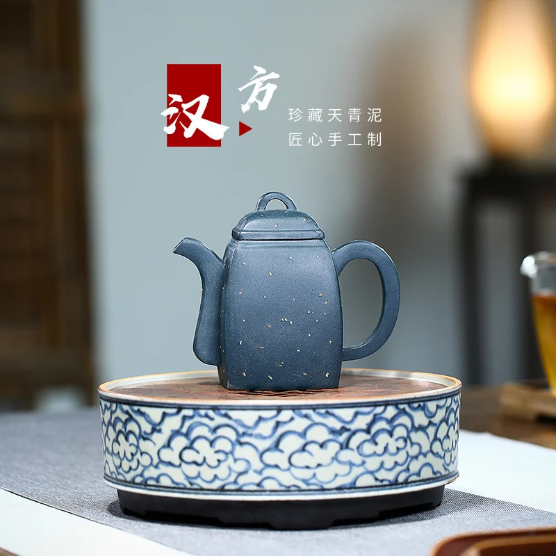 Yixing teapot Tianqing mud small Chinese purple clay teapot famous teapot online shop
Yixing teapot Tianqing mud small Chinese purple clay teapot famous teapot online shop