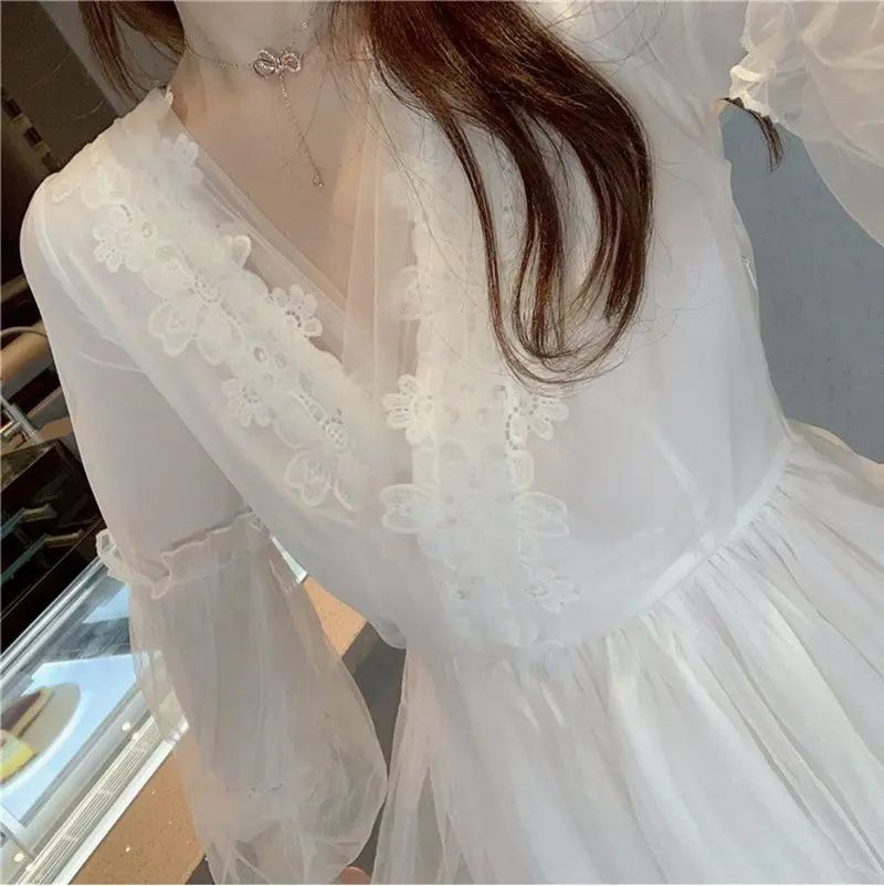 Cotday Fairy French Minority Retro Mesh Mini Dress Korea Preppy New V-neck Lace High Waist Lantern Sleeve Women Dresses
Cotday Fairy French Minority Retro Mesh Mini Dress Korea Preppy New V-neck Lace High Waist Lantern Sleeve Women Dresses