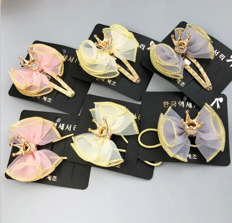 Fashion Cute Crown Organza Bow Snap Clips Glitter Tiaras Bowknot Elastic Hair Bands Princess Boutique Hair Accessories
Fashion Cute Crown Organza Bow Snap Clips Glitter Tiaras Bowknot Elastic Hair Bands Princess Boutique Hair Accessories