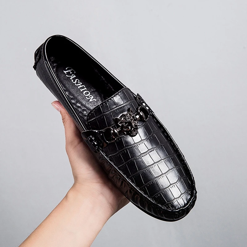 Мокасины мужские кожаные ручной работы, туфли на плоской подошве, без застежки, лоферы, повседневная обувь для вождения, большой размер 36-48
Мокасины мужские кожаные ручной работы, туфли на плоской подошве, без застежки, лоферы, повседневная обувь для вождения, большой размер 36-48