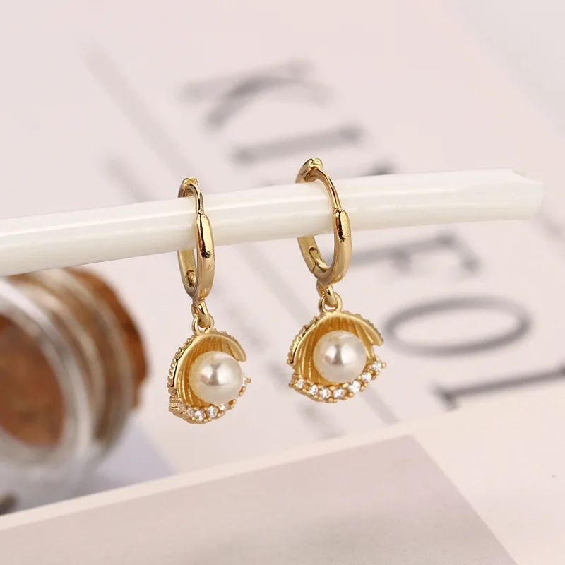 VENTFILLE 925 пробы серебряные новые стильные серьги с микро-инкрустацией, индивидуальные серьги-кольца, простые серьги
VENTFILLE 925 пробы серебряные новые стильные серьги с микро-инкрустацией, индивидуальные серьги-кольца, простые серьги