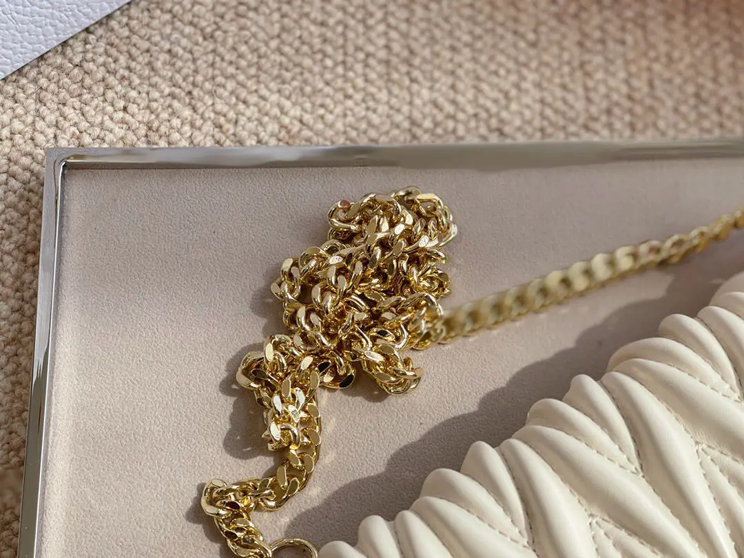 New all-match simple fashion chain bag female diagonal sweet lady temperament wrinkled one-shoulder small square bag handbags
New all-match simple fashion chain bag female diagonal sweet lady temperament wrinkled one-shoulder small square bag handbags