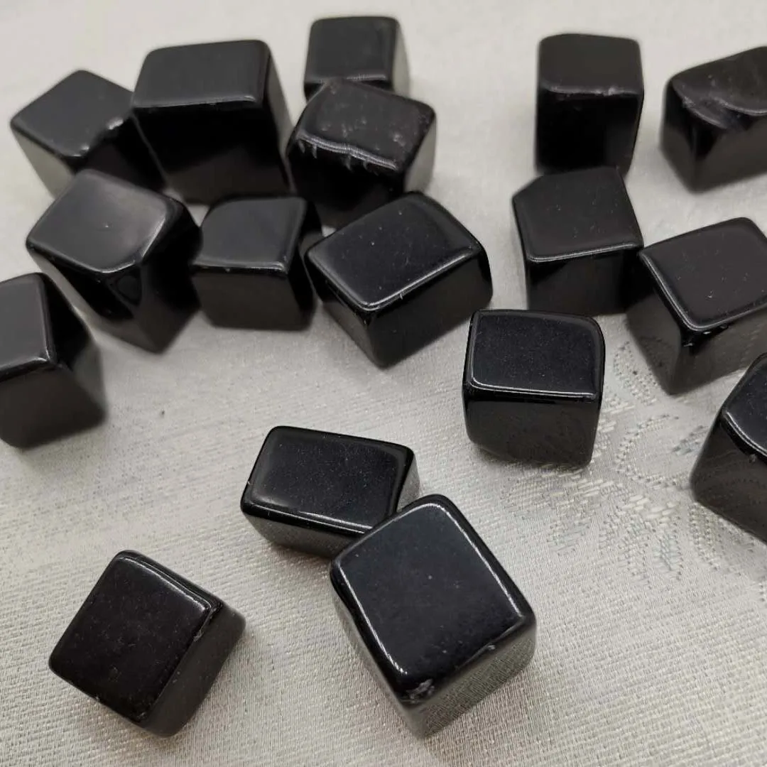 Natural Black Obsidian Cube Degaussing Stone Minerals Fish Tank Natural Crystal Gravel Stones Decorative Tumbled Stone
Natural Black Obsidian Cube Degaussing Stone Minerals Fish Tank Natural Crystal Gravel Stones Decorative Tumbled Stone