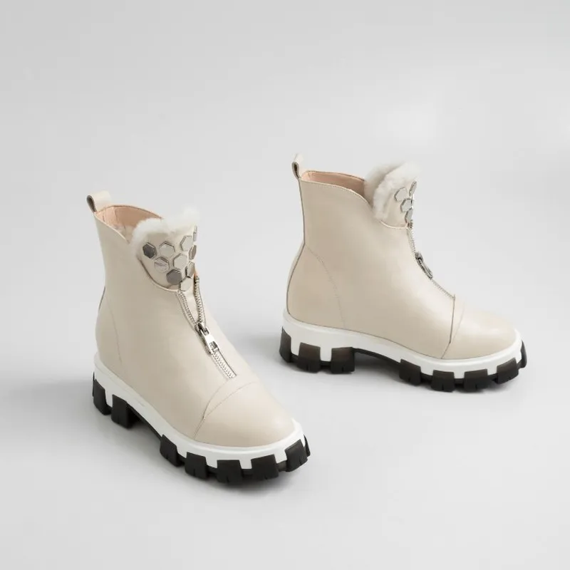 High Platform Women Snow Boots Warm Wool Plush Ankle Boots Lace Real Leather Casual Shoes Female Heels Black Punk Shoe
High Platform Women Snow Boots Warm Wool Plush Ankle Boots Lace Real Leather Casual Shoes Female Heels Black Punk Shoe
