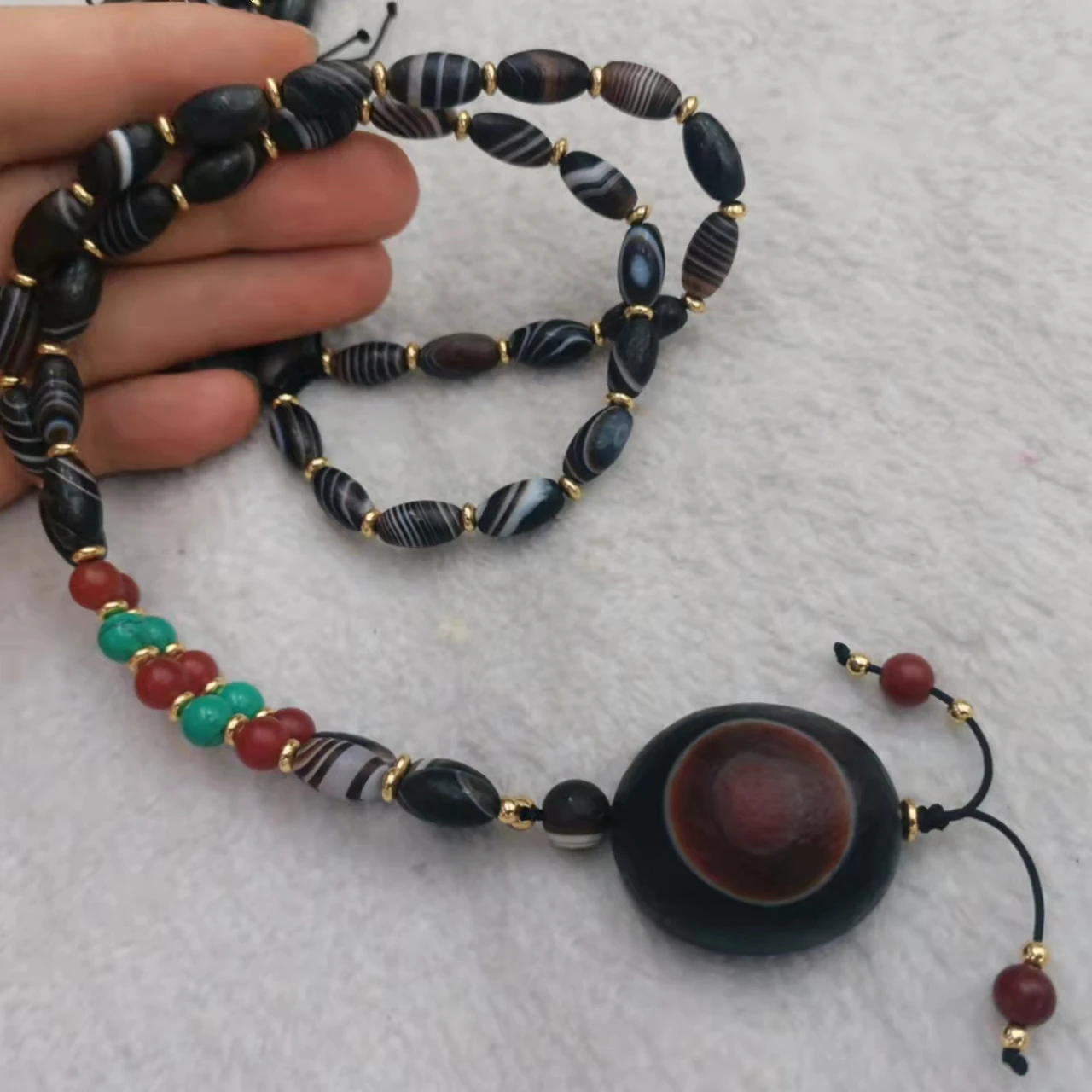 1pcs/lot Natural agate green red white black eyes sheep beads sweater chain women high-quality silk-wrapped dzi beads Ethnic
1pcs/lot Natural agate green red white black eyes sheep beads sweater chain women high-quality silk-wrapped dzi beads Ethnic