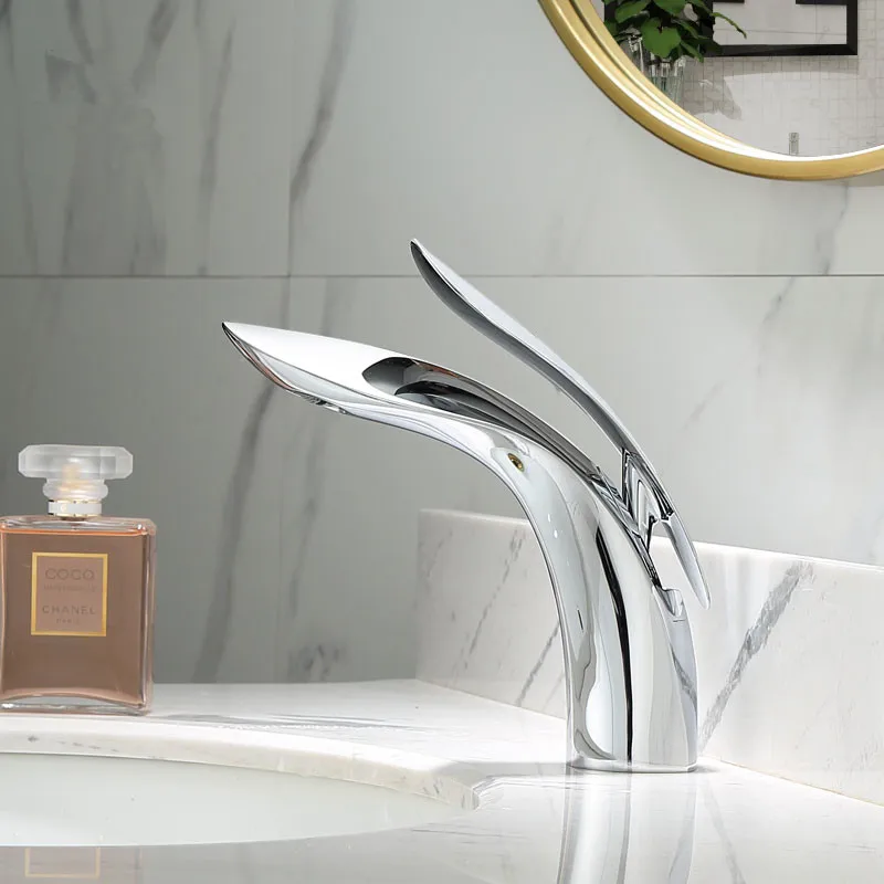 Brass Basin Faucet Solid Cold & Hot Water Bathroom Faucet Single Handle Water Sink Tap Bathroom
Brass Basin Faucet Solid Cold & Hot Water Bathroom Faucet Single Handle Water Sink Tap Bathroom