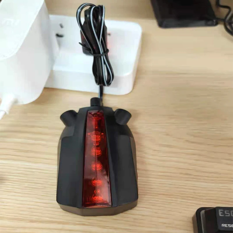 2 Laser+5 LED Chargeable Bicycle Tail Light Beam Safety Warning Red Lamp Cycling Bicycle Accessories
2 Laser+5 LED Chargeable Bicycle Tail Light Beam Safety Warning Red Lamp Cycling Bicycle Accessories