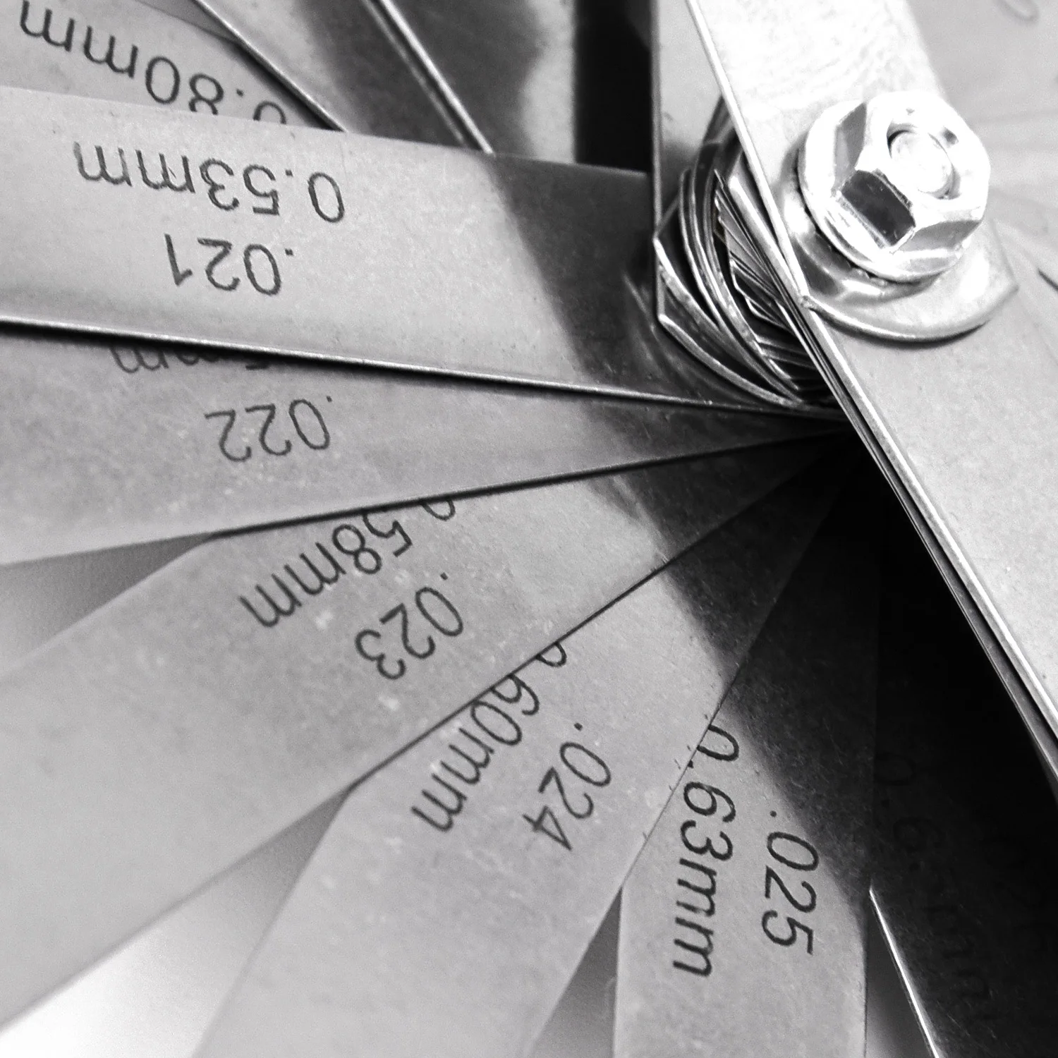For Metric & SAE Dual Reading Feeler Tool Check Measurement 32 Blade Measuring Multi for Metric & SAE Polished
For Metric & SAE Dual Reading Feeler Tool Check Measurement 32 Blade Measuring Multi for Metric & SAE Polished