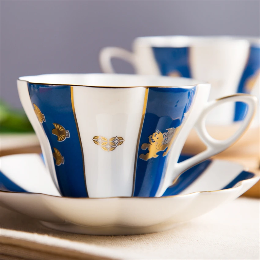 Europe Retro Ceramic Tea Cup And Saucer Set Household Bone China Coffee Cup Porcelain Afternoon Black Tea Cup Set Coffeeware Set
Europe Retro Ceramic Tea Cup And Saucer Set Household Bone China Coffee Cup Porcelain Afternoon Black Tea Cup Set Coffeeware Set
