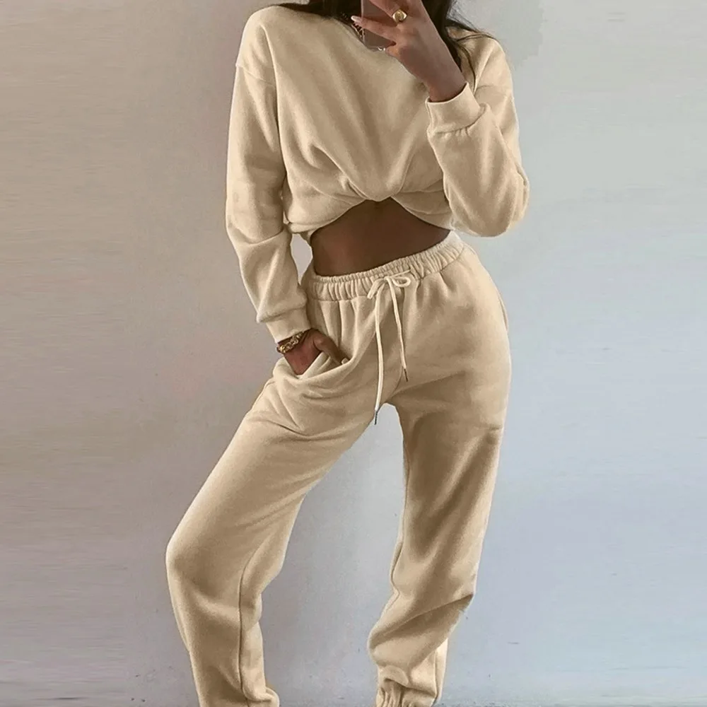 Women Autumn Casual Suit Round Neck Solid Color Casual Loose Top Sweater Harem Pants Two Pieces Set
Women Autumn Casual Suit Round Neck Solid Color Casual Loose Top Sweater Harem Pants Two Pieces Set