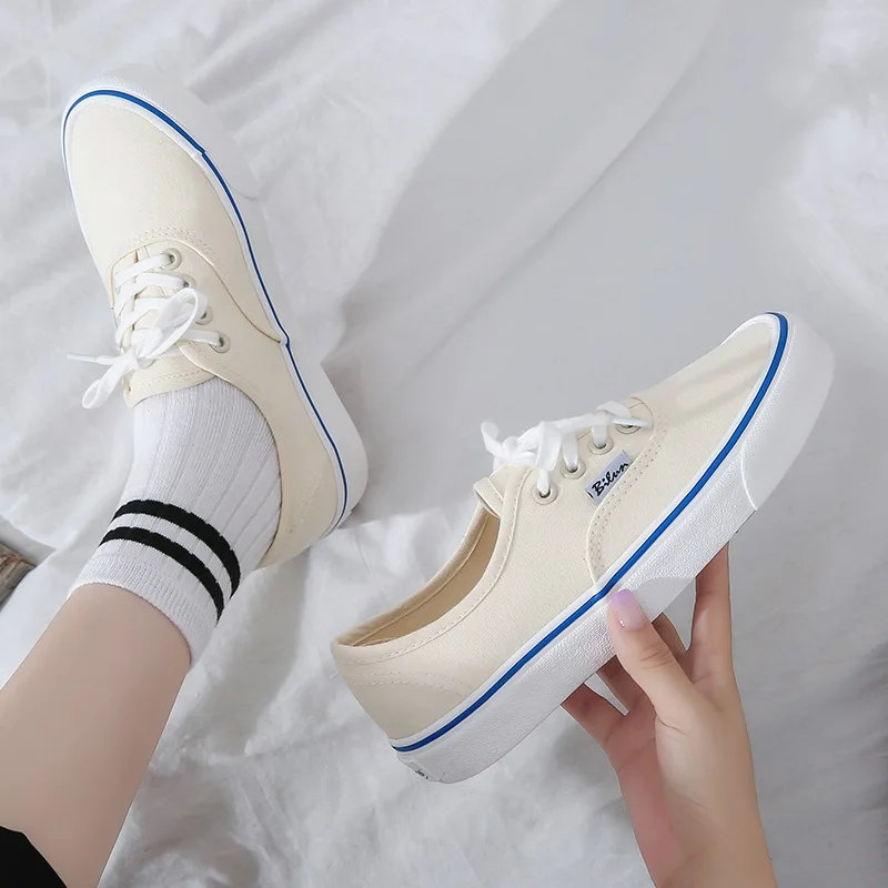 2021 Summer New Korean Version Of Wannian Wild Cream White Shoes Ins Street Shooting Casual Flat Low-top Canvas Women's Shoes
2021 Summer New Korean Version Of Wannian Wild Cream White Shoes Ins Street Shooting Casual Flat Low-top Canvas Women's Shoes