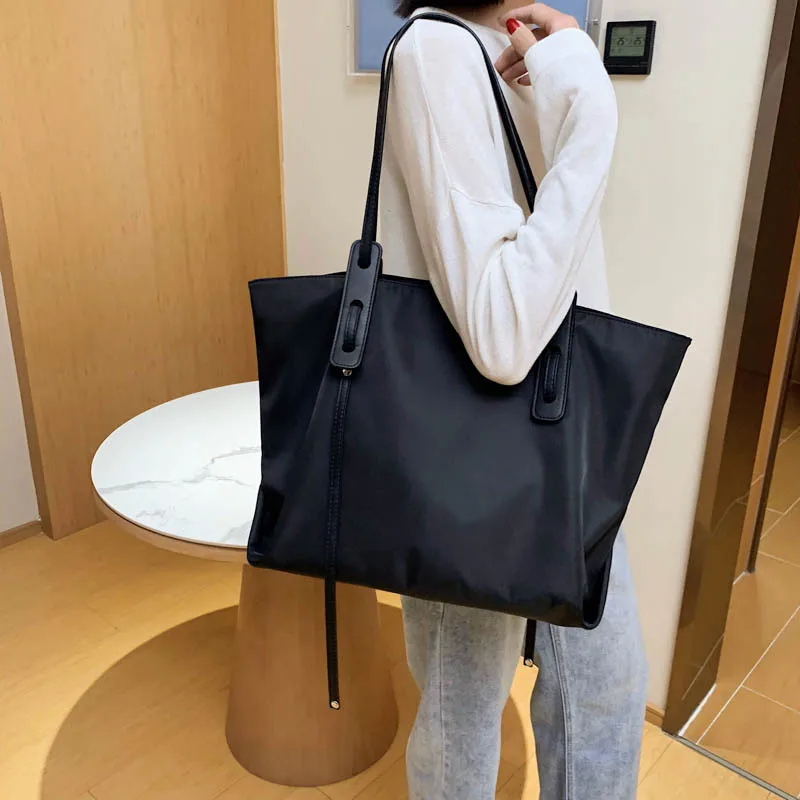 Fashion Oxford Fabric Shoulder Bag Female Large Capacity Shopping Tote Luxury Designer Women Shoulder Handbag Lady Travel Purse
Fashion Oxford Fabric Shoulder Bag Female Large Capacity Shopping Tote Luxury Designer Women Shoulder Handbag Lady Travel Purse