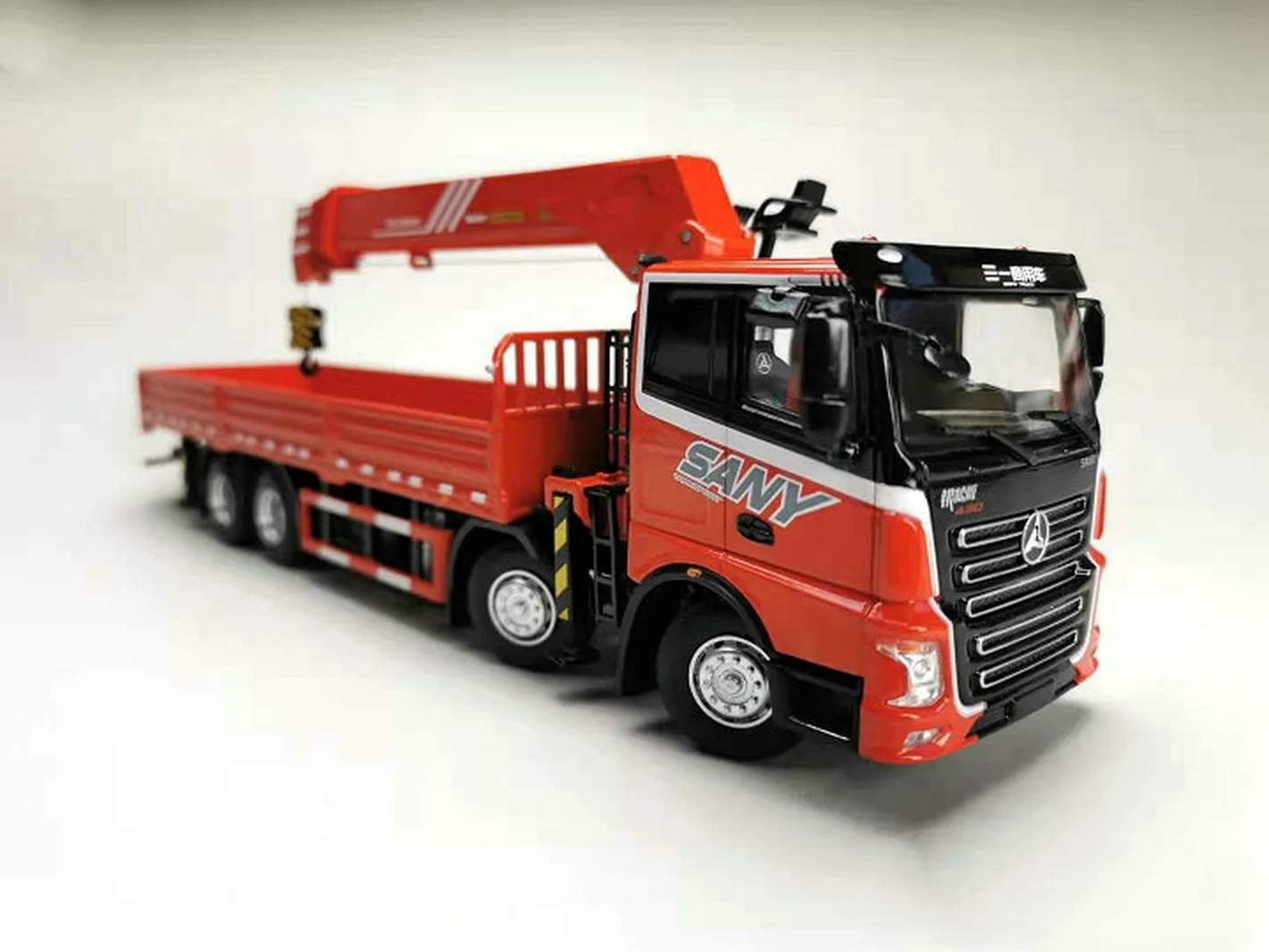 1/43 SANY PALFINGER SPS30000 интегрированный погрузчик грузовик литые модели игрушек
1/43 SANY PALFINGER SPS30000 интегрированный погрузчик грузовик литые модели игрушек