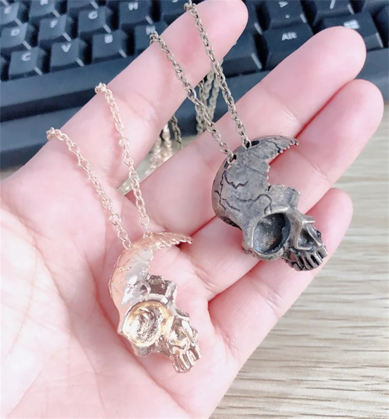 Broken Half Face Skull Pendant Necklace Men's Fashion Locomotive Rock Punk Jewelry Antique Sweater Chain Wholesale | Украшения и
