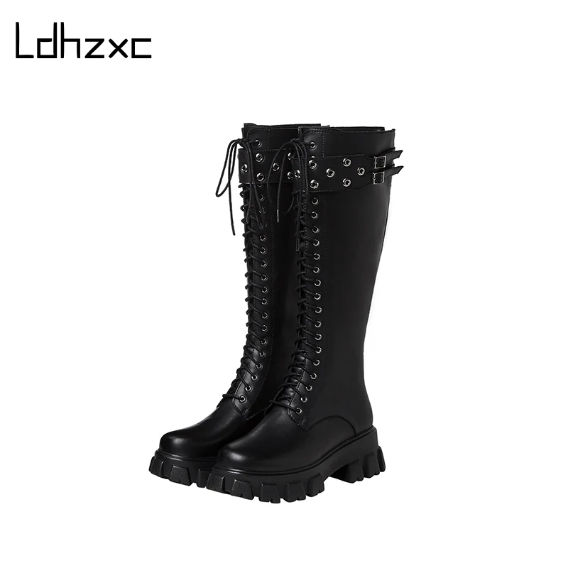 LDHZXC Elegant Platform Genuine Leather Women Winter Boots Cross Tied Chunky Heels Women Fashion Party Basic Shoes Woman
LDHZXC Elegant Platform Genuine Leather Women Winter Boots Cross Tied Chunky Heels Women Fashion Party Basic Shoes Woman