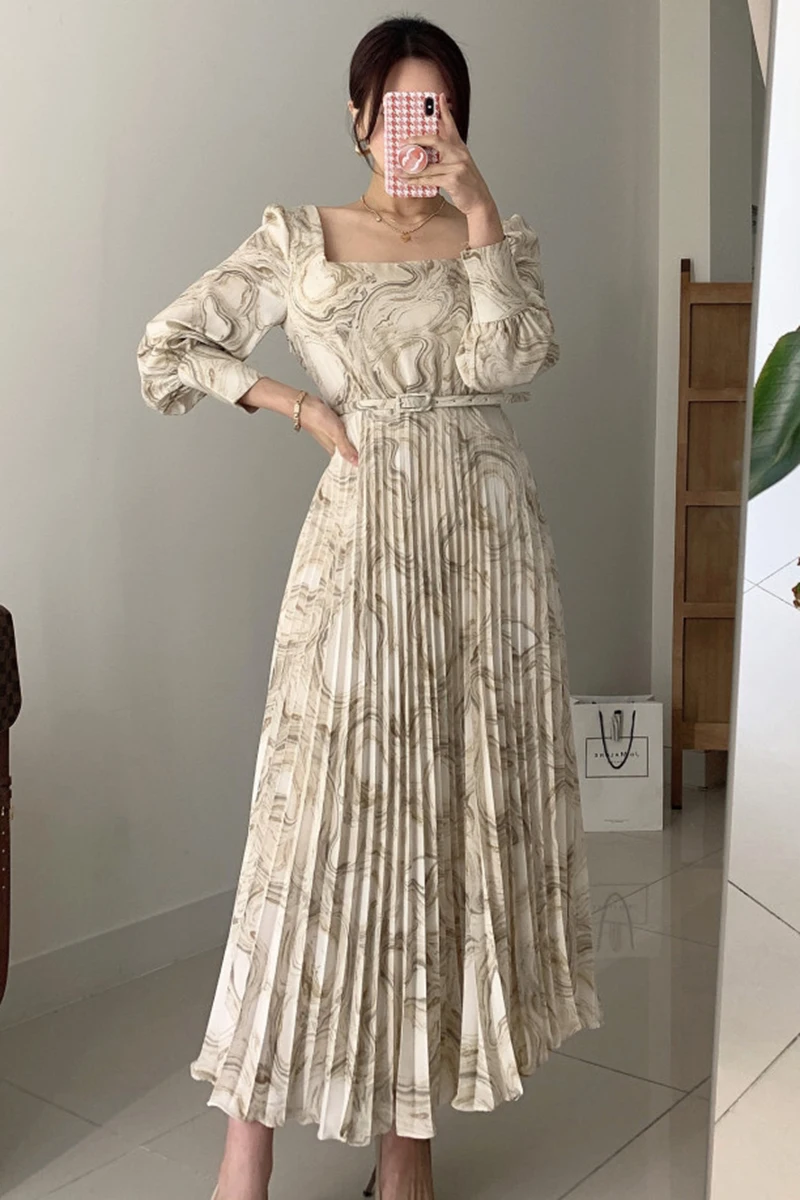 New 2021 Spring Autumn Elegant French Dress Women Vintage Square Collar Ink Printing Pleated Dress Lady Office Robe with Belt
New 2021 Spring Autumn Elegant French Dress Women Vintage Square Collar Ink Printing Pleated Dress Lady Office Robe with Belt