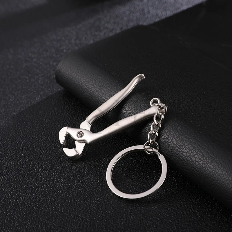 Creative Practical Mini Pliers Scissors Keychain Metal Key Mini Tool Keychain Ring Men Keychain Pendant Small Gift Wholesale New
Creative Practical Mini Pliers Scissors Keychain Metal Key Mini Tool Keychain Ring Men Keychain Pendant Small Gift Wholesale New