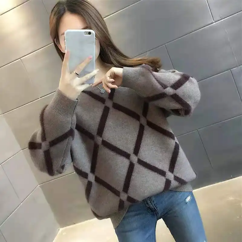 2022 Geometric knitted female jumper and sweater autumn / winter chunky female jumper warm striped Christmas sweater pulled
2022 Geometric knitted female jumper and sweater autumn / winter chunky female jumper warm striped Christmas sweater pulled