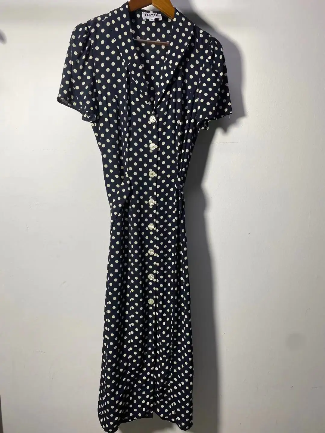 

Женское платье в горошек в стиле ретро, однобортное приталенное платье миди с отложным воротником и коротким рукавом, новинка 2021