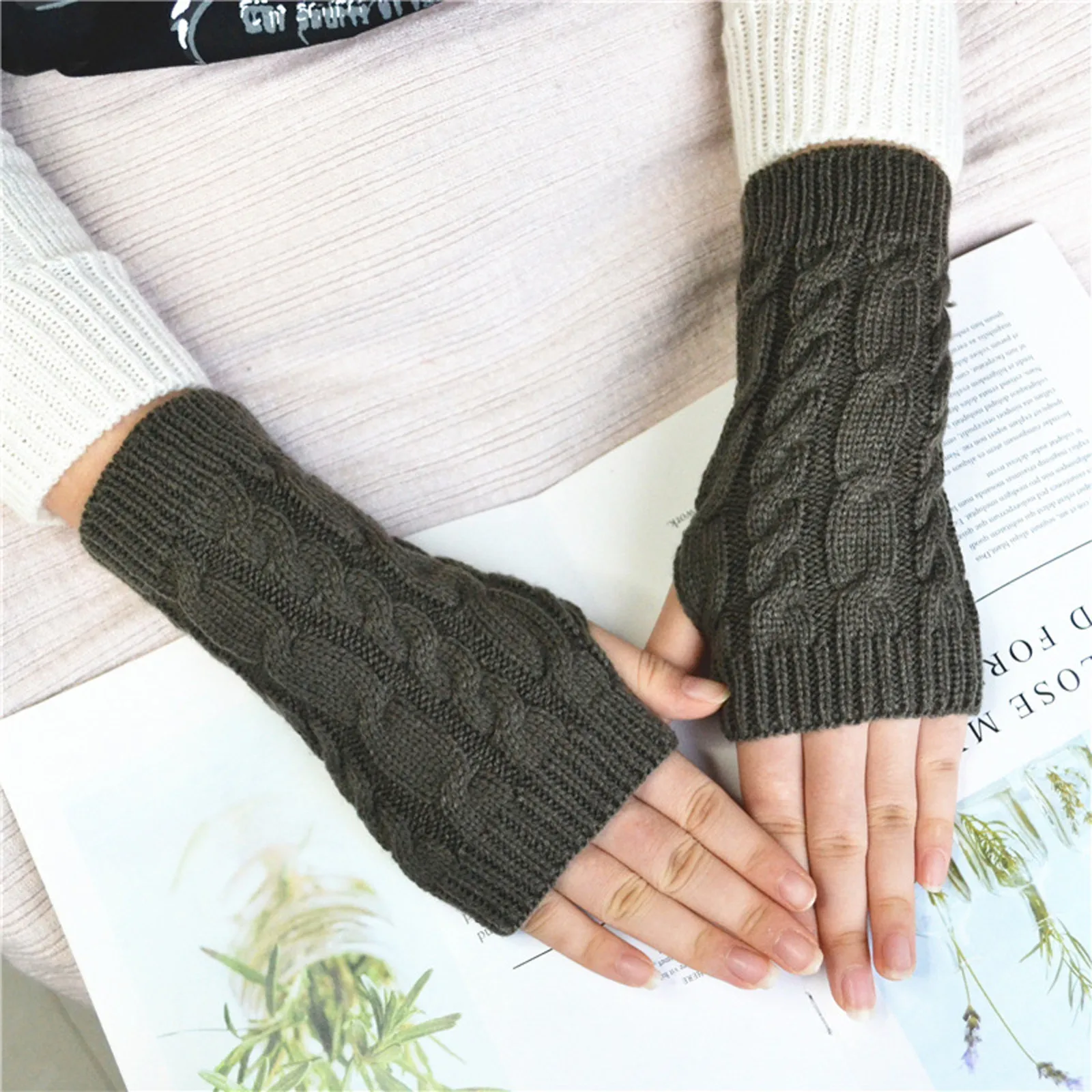 Ladies Winter Knitted Stretch Fingerless Keep Warm Riding Gloves with Mobile Phone Touch Screen Fingerless Accessories Gloves
Ladies Winter Knitted Stretch Fingerless Keep Warm Riding Gloves with Mobile Phone Touch Screen Fingerless Accessories Gloves