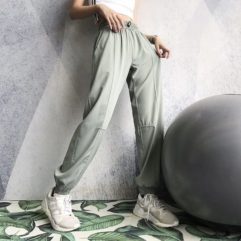 Sweatpants Women Loose Trousers Tied Feet Running Fitness Clothes Summer Thin Quick-Drying Breathable High-Waist Yoga Harem Pant
Sweatpants Women Loose Trousers Tied Feet Running Fitness Clothes Summer Thin Quick-Drying Breathable High-Waist Yoga Harem Pant