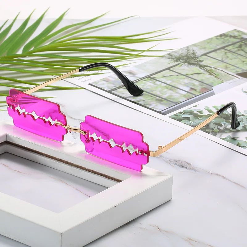 2020 New Rimless Sunglasses Women Sexy Vintage Blade Sun Glasses Retro Ocean Lens Oculos Feminine Trendy Spectacles Sunshades
2020 New Rimless Sunglasses Women Sexy Vintage Blade Sun Glasses Retro Ocean Lens Oculos Feminine Trendy Spectacles Sunshades