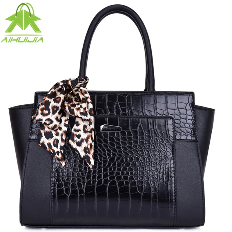 Luxury High Quality Crocodile Pattern Handbags Ribbon Womens Shoulder Bags 2021 Fashion New Pu Leather for Women Messenger Bag
Luxury High Quality Crocodile Pattern Handbags Ribbon Womens Shoulder Bags 2021 Fashion New Pu Leather for Women Messenger Bag