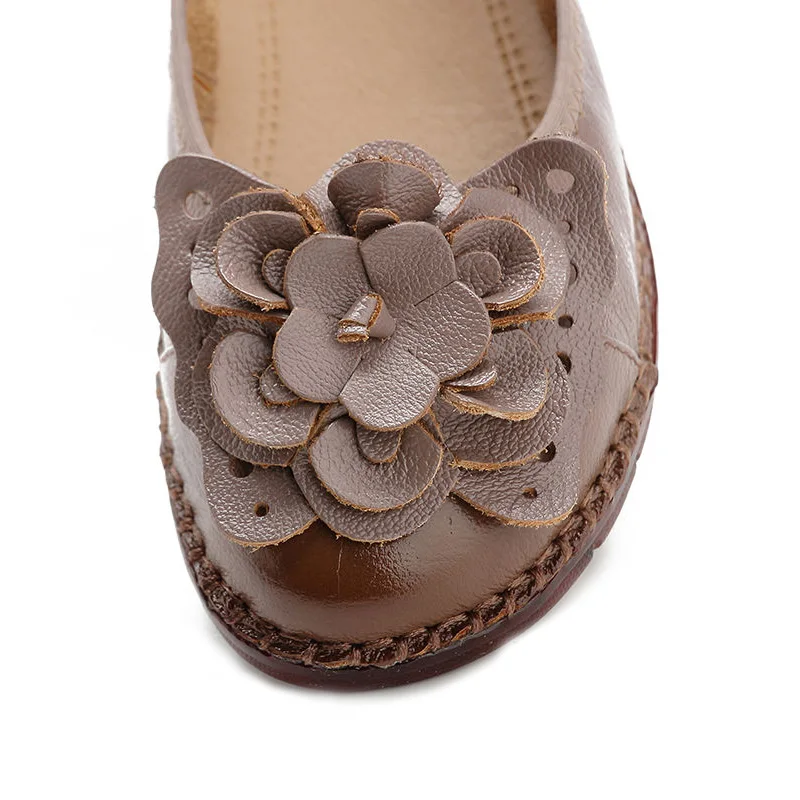 2021 new arrivals genuine leather flats womens luxury brand loafers female designer flower shoes mother flats 
2021 new arrivals genuine leather flats womens luxury brand loafers female designer flower shoes mother flats