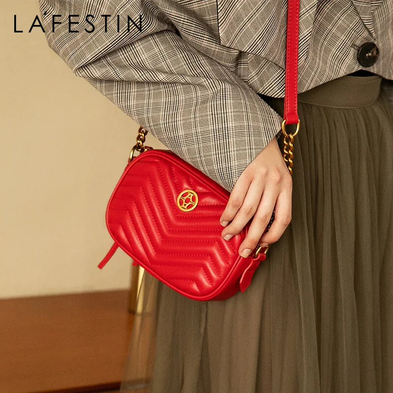 LA FESTIN Brand Bag for Women 2021 New Autumn and Winter Fashion Cute Chain High Quality Shoulder Messenger Handbag Design Niche
LA FESTIN Brand Bag for Women 2021 New Autumn and Winter Fashion Cute Chain High Quality Shoulder Messenger Handbag Design Niche