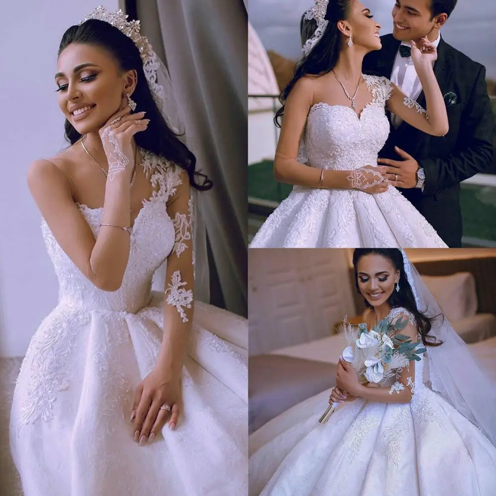 Кружевное бальное платье с вышивкой, с длинным рукавом 
Кружевное бальное платье с вышивкой, с длинным рукавом