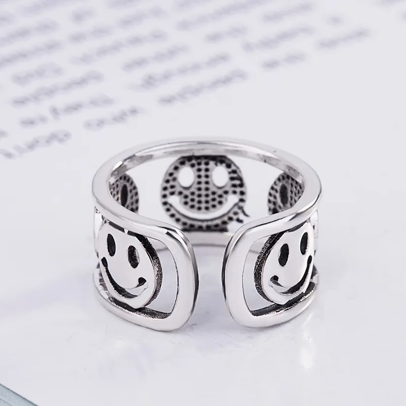 QMCOCO 2021 New Fashion Tide S925 Sterling Silver Rings Vintage Smiling Face Wide Ring Jewelry Trendy Party Accessories
QMCOCO 2021 New Fashion Tide S925 Sterling Silver Rings Vintage Smiling Face Wide Ring Jewelry Trendy Party Accessories