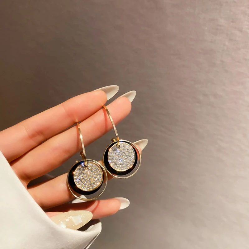 Summer new personality creative round pendant earrings luxury fashion prom party earrings for women holiday gifts
Summer new personality creative round pendant earrings luxury fashion prom party earrings for women holiday gifts