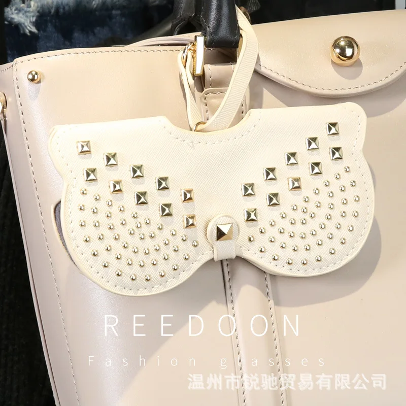 Retro Ins Super Fire Glasses Bag Portable Fashion Glasses Case Cute Sunglasses Protective Cover Female Eye Clip Male Glasses Box
Retro Ins Super Fire Glasses Bag Portable Fashion Glasses Case Cute Sunglasses Protective Cover Female Eye Clip Male Glasses Box
