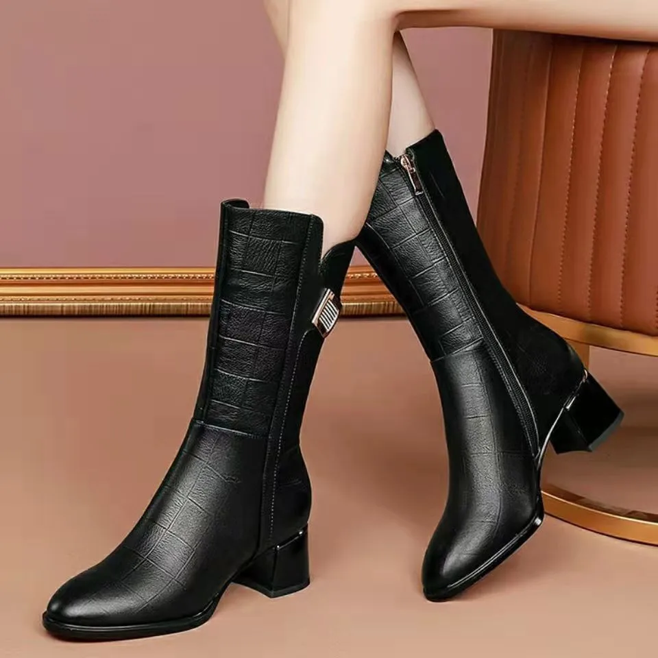 But knee boots mid-tube leather boots thick heel 2022 autumn and winter new mid-heeled long tube high-heeled Martin boots women
But knee boots mid-tube leather boots thick heel 2022 autumn and winter new mid-heeled long tube high-heeled Martin boots women