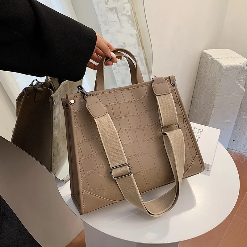 Stone Pattern PU Leather Women Handbag Large Capacity Wide Strap Female Shoulder Bag 2020 New Brand Designer Ladies Hand Bag
Stone Pattern PU Leather Women Handbag Large Capacity Wide Strap Female Shoulder Bag 2020 New Brand Designer Ladies Hand Bag