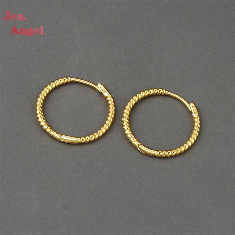 Jea.Angel 925 Silver Fashion Simple Minimalist Twist Round Ear Buckle Earrings For Women Femme Fine Jewelry Gift Accessories 
Jea.Angel 925 Silver Fashion Simple Minimalist Twist Round Ear Buckle Earrings For Women Femme Fine Jewelry Gift Accessories