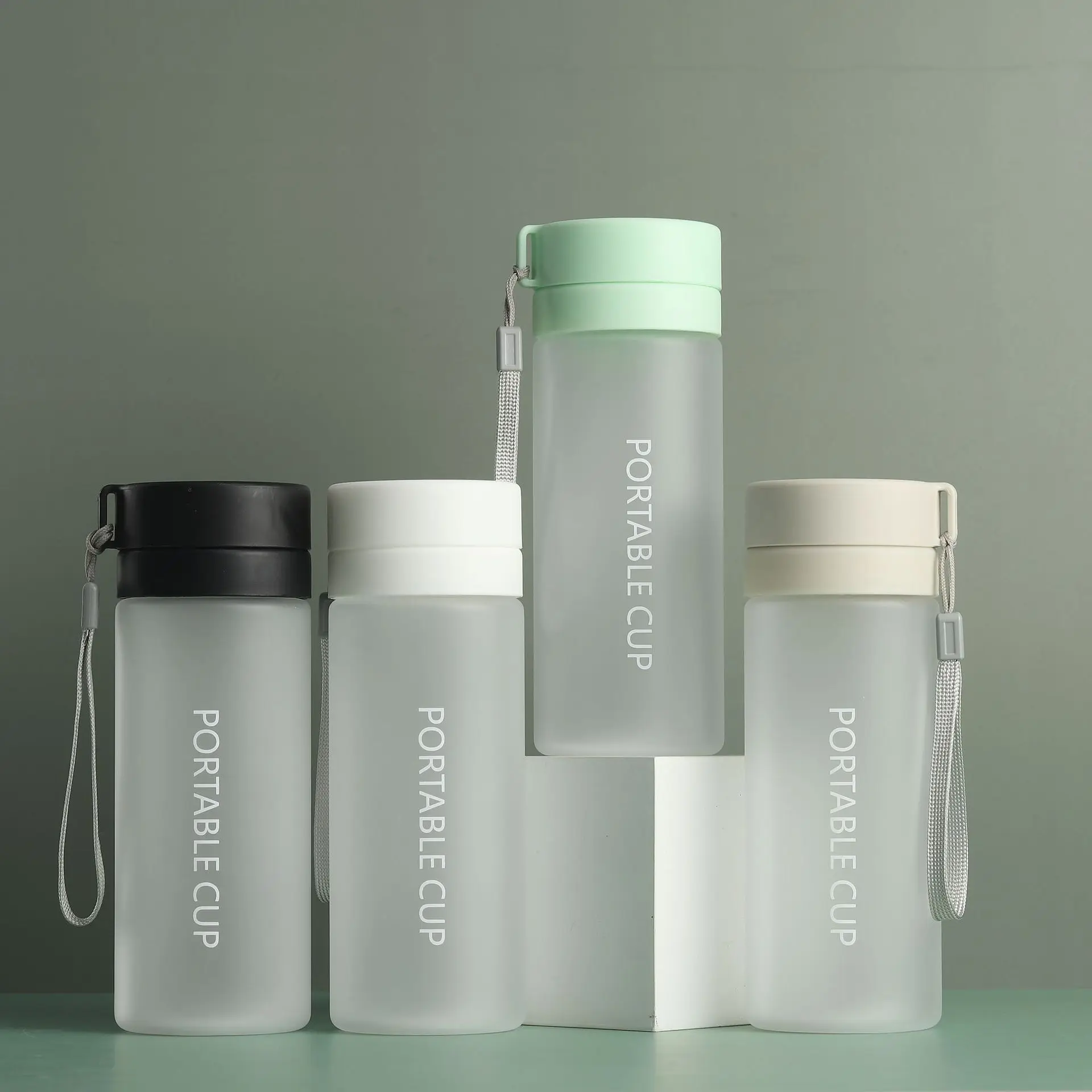 New Simple Frosted Plastic Water Bottle Large Capacity Portable Water Bottle Outdoor Transparent Sports Water Cup
New Simple Frosted Plastic Water Bottle Large Capacity Portable Water Bottle Outdoor Transparent Sports Water Cup