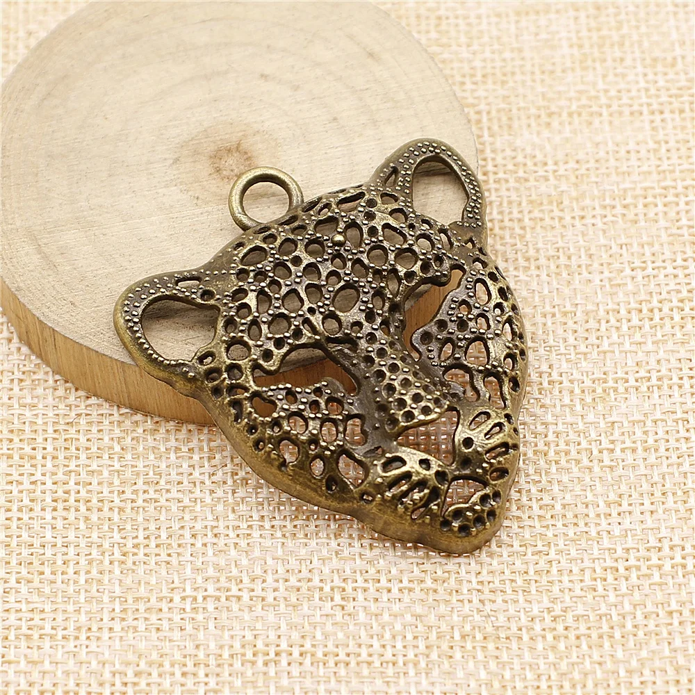 free shipping 6pcs 56x50mm antique bronze Leopard head charms diy retro jewelry fit Earring keychain hair card pendant
free shipping 6pcs 56x50mm antique bronze Leopard head charms diy retro jewelry fit Earring keychain hair card pendant