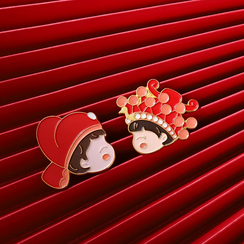 Chinese And Western Wedding Enamel Pins Creative Cute Bride And Groom Brooch Lapel Badge Jewelry Gift For Couples Friends
Chinese And Western Wedding Enamel Pins Creative Cute Bride And Groom Brooch Lapel Badge Jewelry Gift For Couples Friends