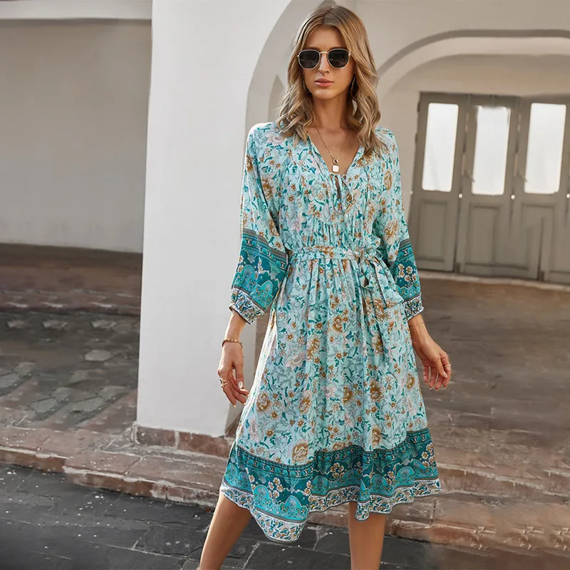 One Third of Bohemian Empire's Loose Belt Has Beach Skirt, Elegant Lady, Retro Printing, Fashionable Summer
One Third of Bohemian Empire's Loose Belt Has Beach Skirt, Elegant Lady, Retro Printing, Fashionable Summer