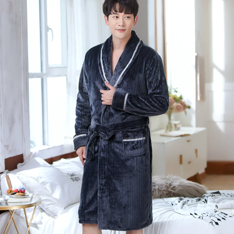 Robe Men Solid Flannel Pocket Winter Plus Size Home Clothes Casual Mens Robes Long Turn-down Collar High Quality Males Warm Soft
Robe Men Solid Flannel Pocket Winter Plus Size Home Clothes Casual Mens Robes Long Turn-down Collar High Quality Males Warm Soft