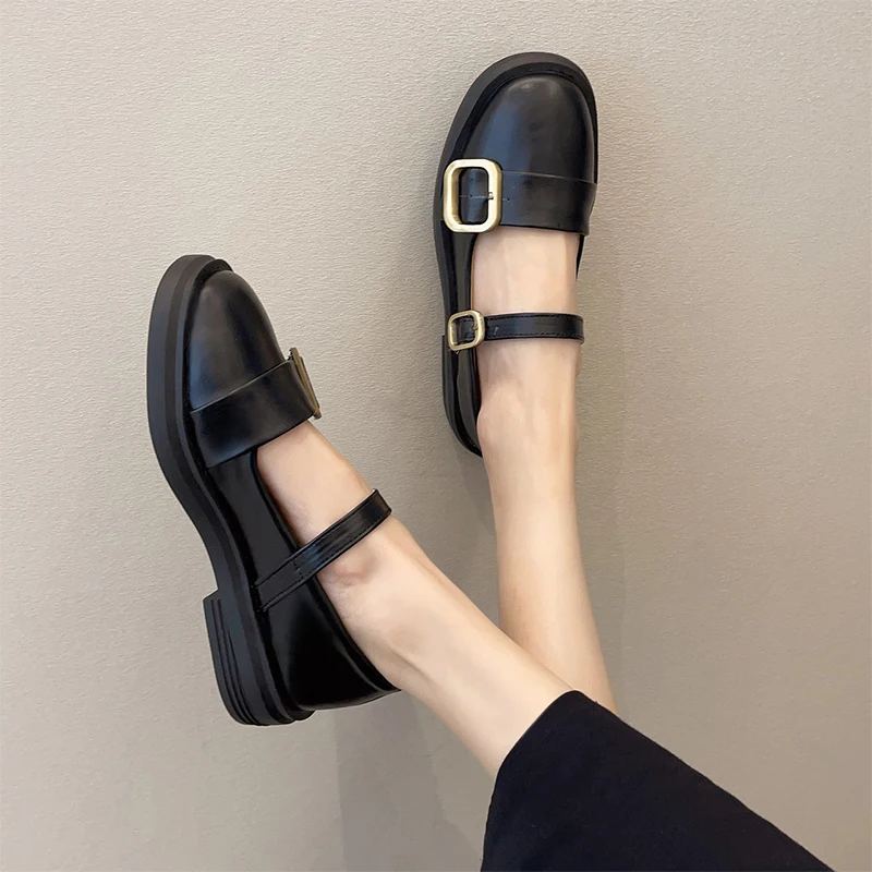 2021 Women Vintage Leather Flats Oxfords Buckle Casual Mary Jane Shoes Women Loafers Spring Summer Platform Black Beige Flats 
2021 Women Vintage Leather Flats Oxfords Buckle Casual Mary Jane Shoes Women Loafers Spring Summer Platform Black Beige Flats