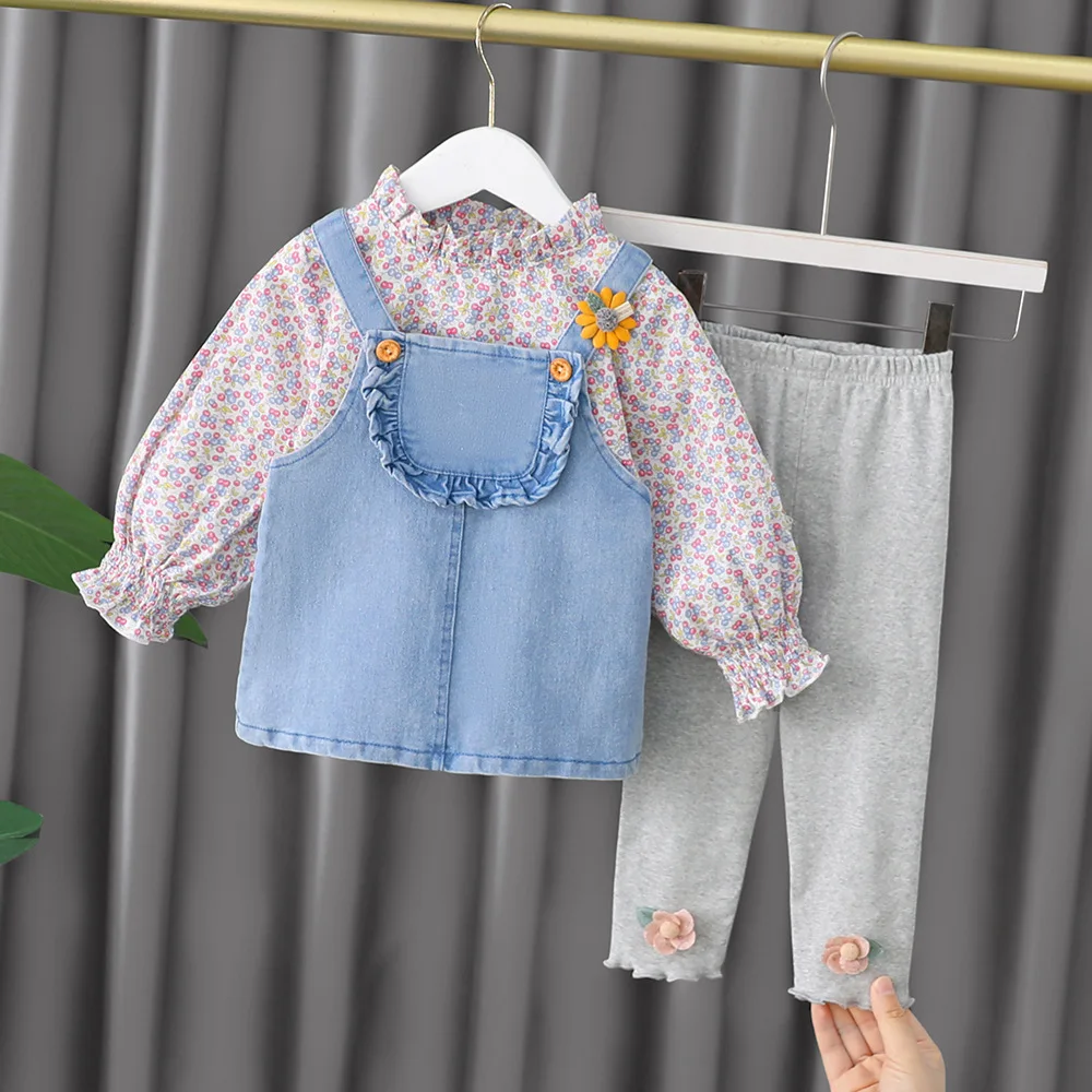 Комплект одежды для новорожденных девочек из 3 предметов, футболка и штаны с принтом
Комплект одежды для новорожденных девочек из 3 предметов, футболка и штаны с принтом